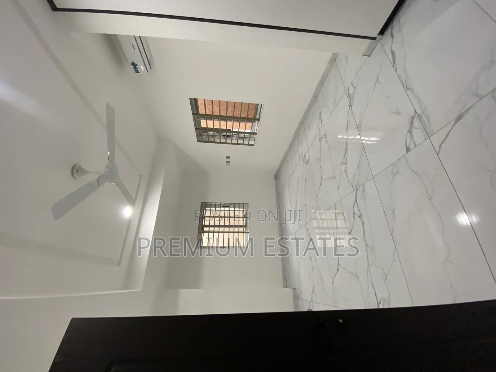 4bdrm House in Lake Side Estate for sale