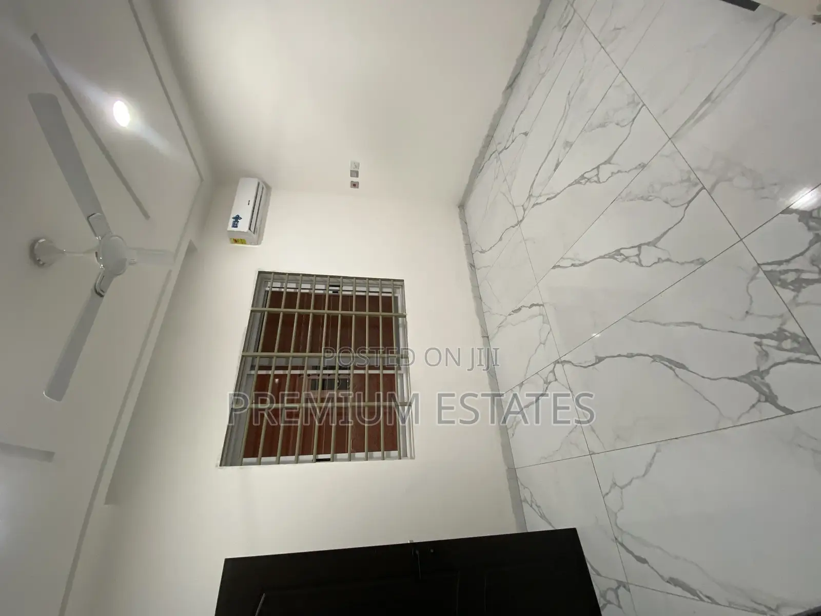 4bdrm House in Lake Side Estate for sale