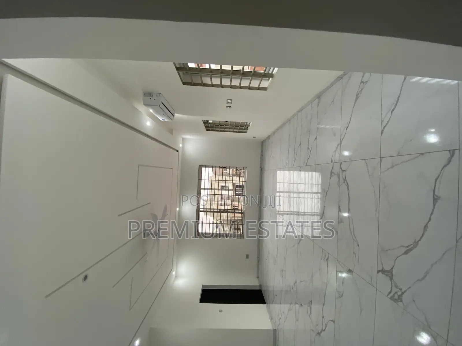4bdrm House in Lake Side Estate for sale