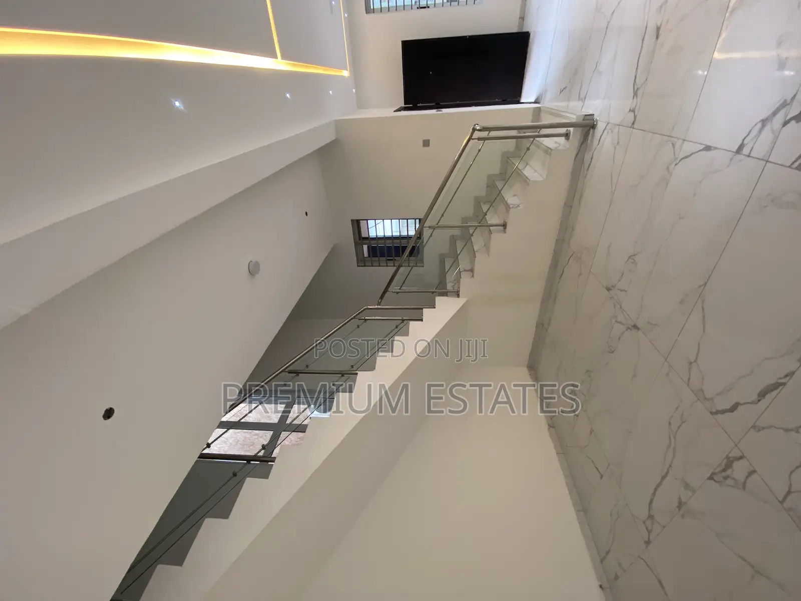 4bdrm House in Lake Side Estate for sale