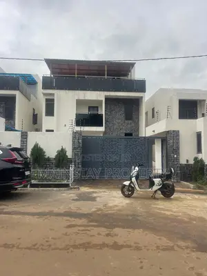 5bdrm House in Mainstay Estates, East Legon for sale