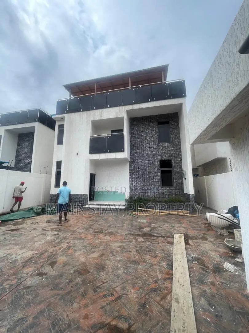 5bdrm House in Mainstay Estates, East Legon for sale