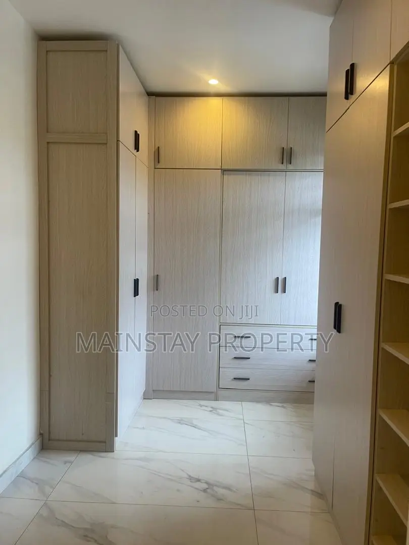 5bdrm House in Mainstay Estates, East Legon for sale