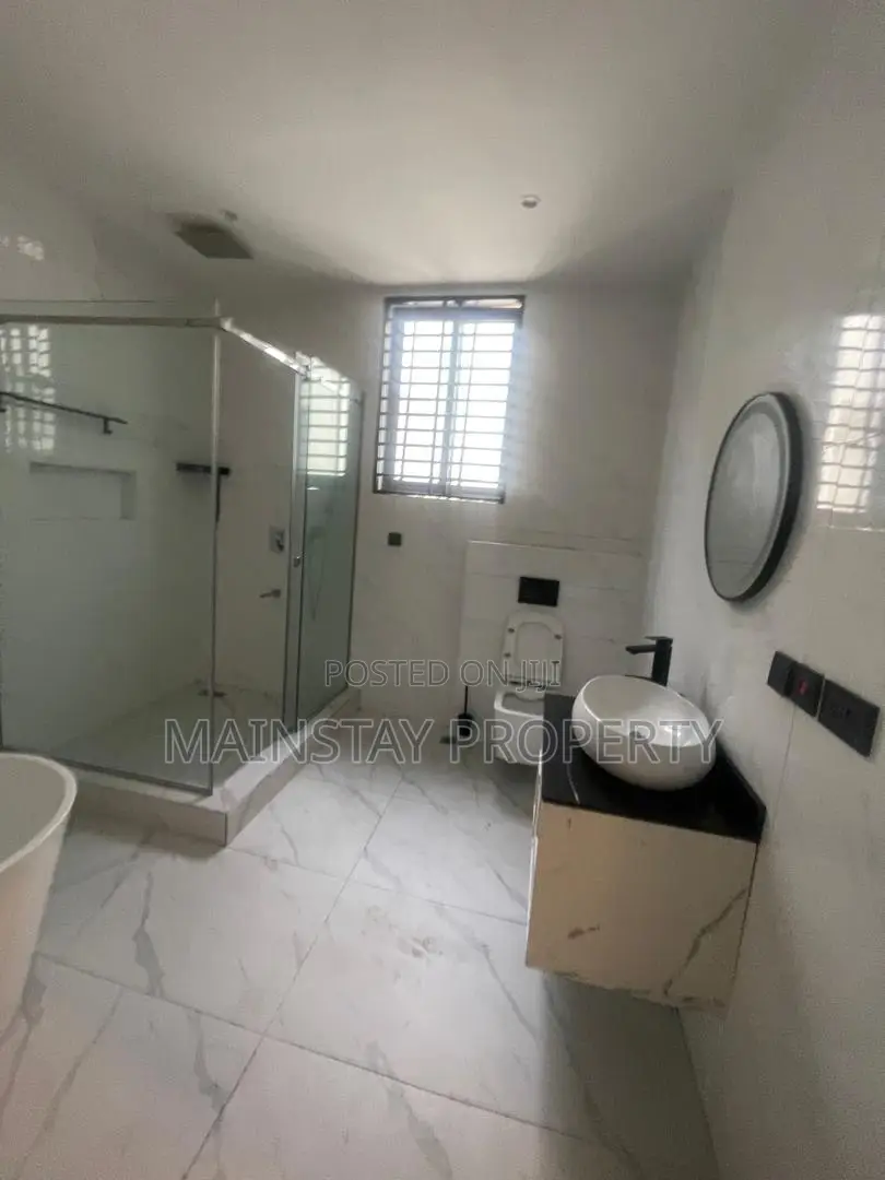 5bdrm House in Mainstay Estates, East Legon for sale