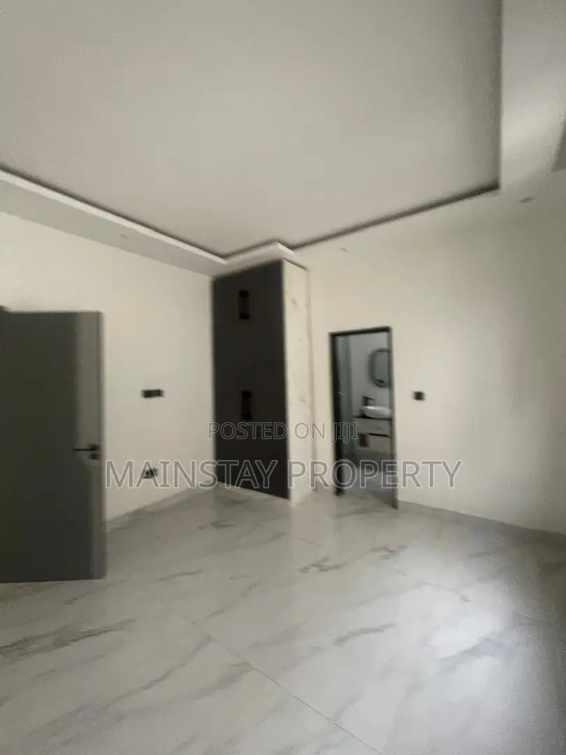 5bdrm House in Mainstay Estates, East Legon for sale