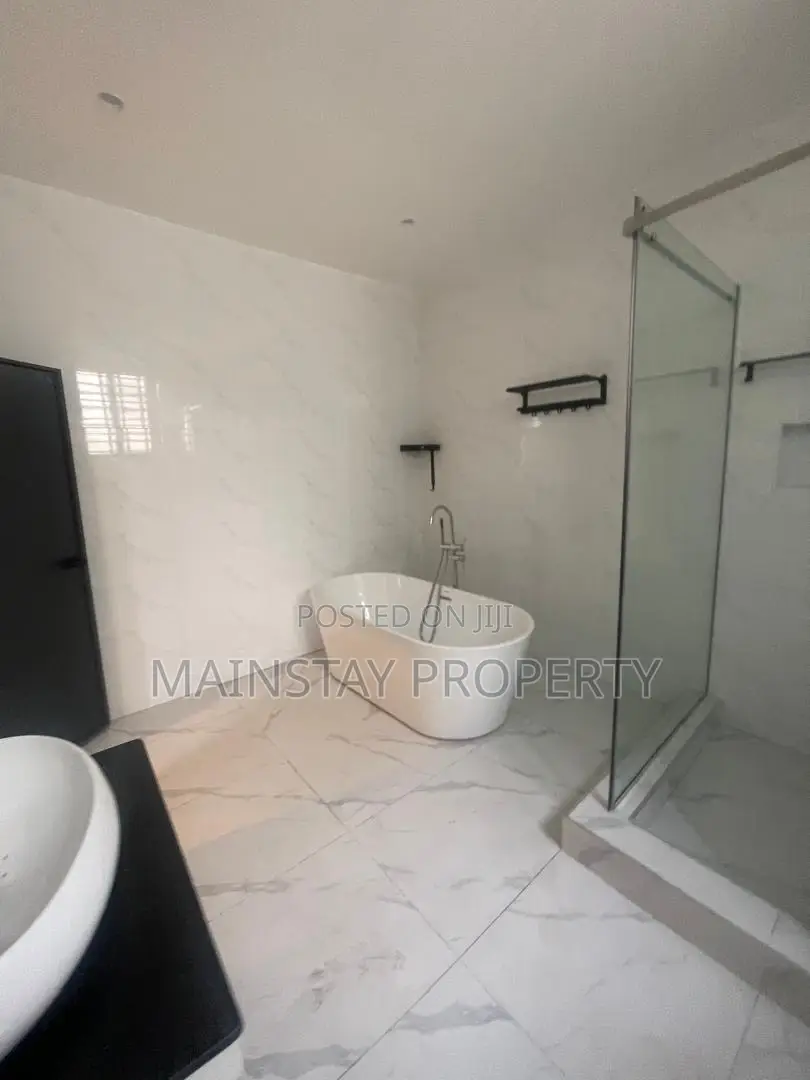 5bdrm House in Mainstay Estates, East Legon for sale