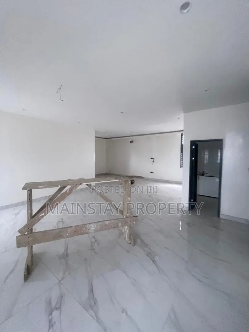 5bdrm House in Mainstay Estates, East Legon for sale