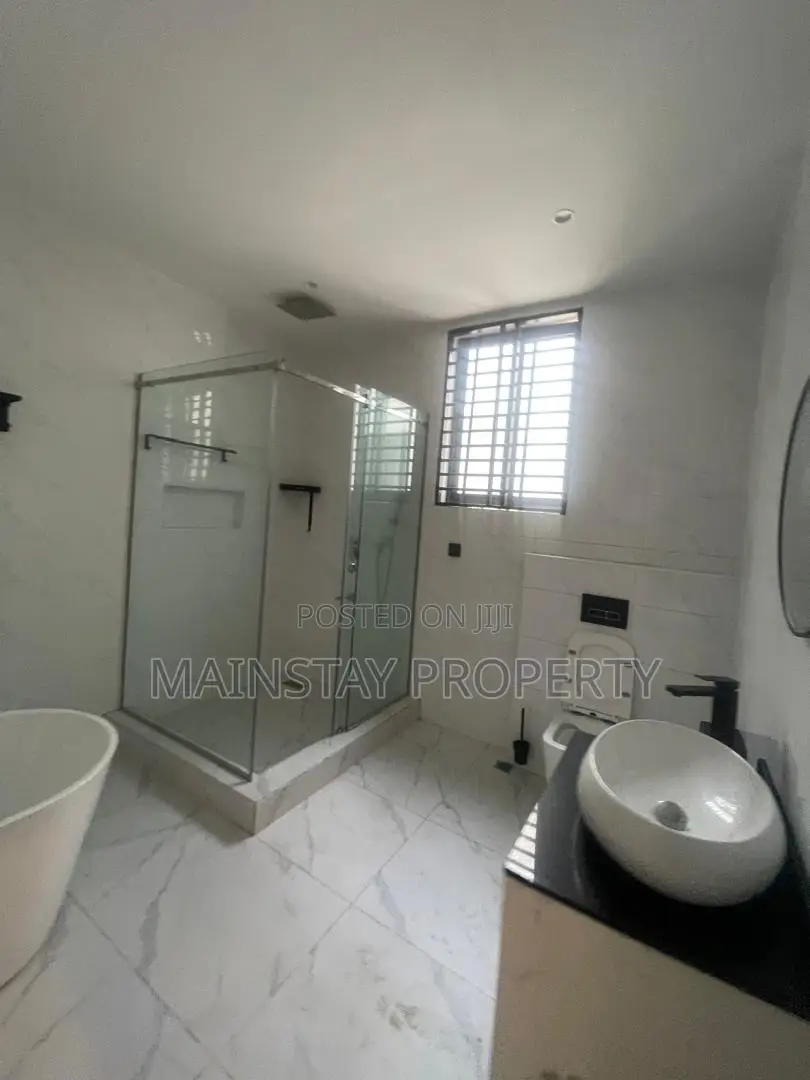 5bdrm House in Mainstay Estates, East Legon for sale