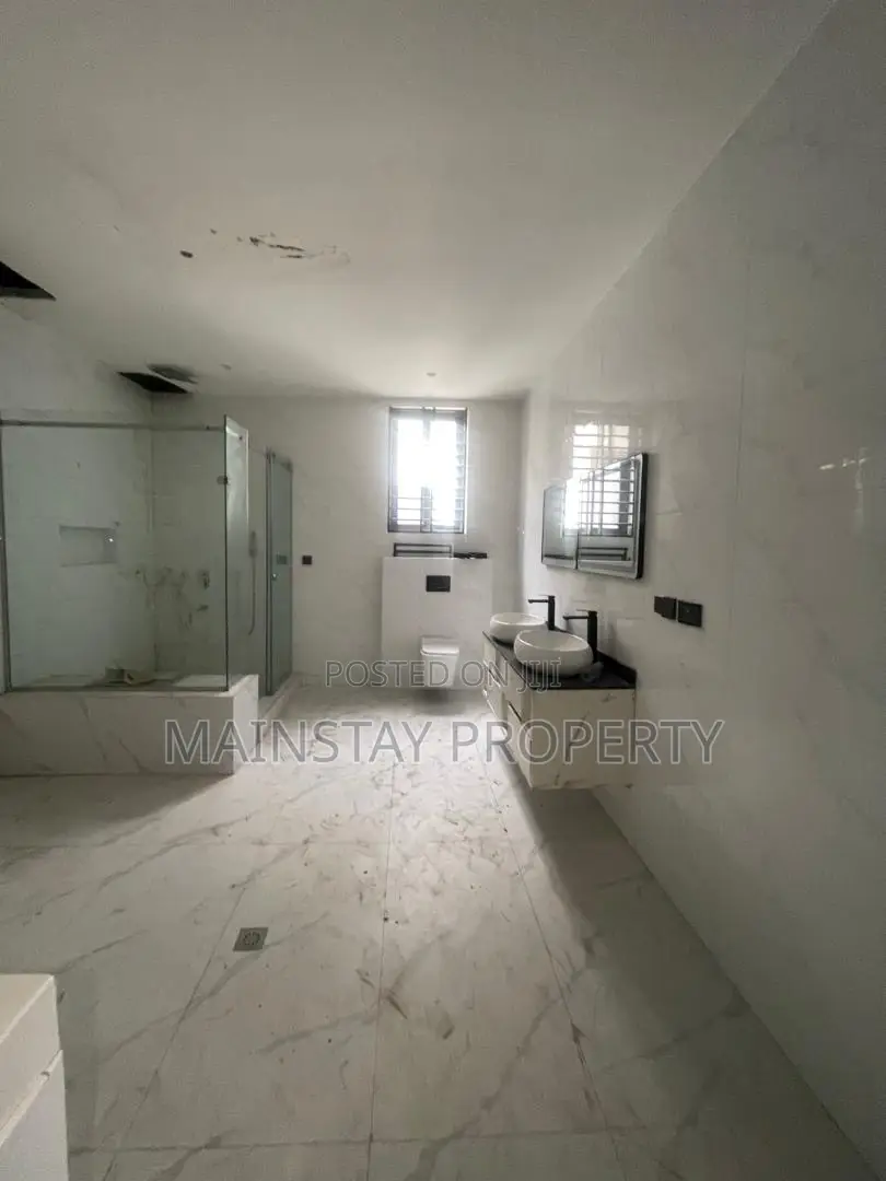 5bdrm House in Mainstay Estates, East Legon for sale