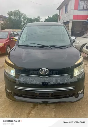 Toyota Voxy 2013 Black