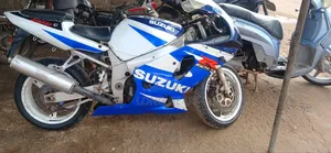 Suzuki GSR 2009 White