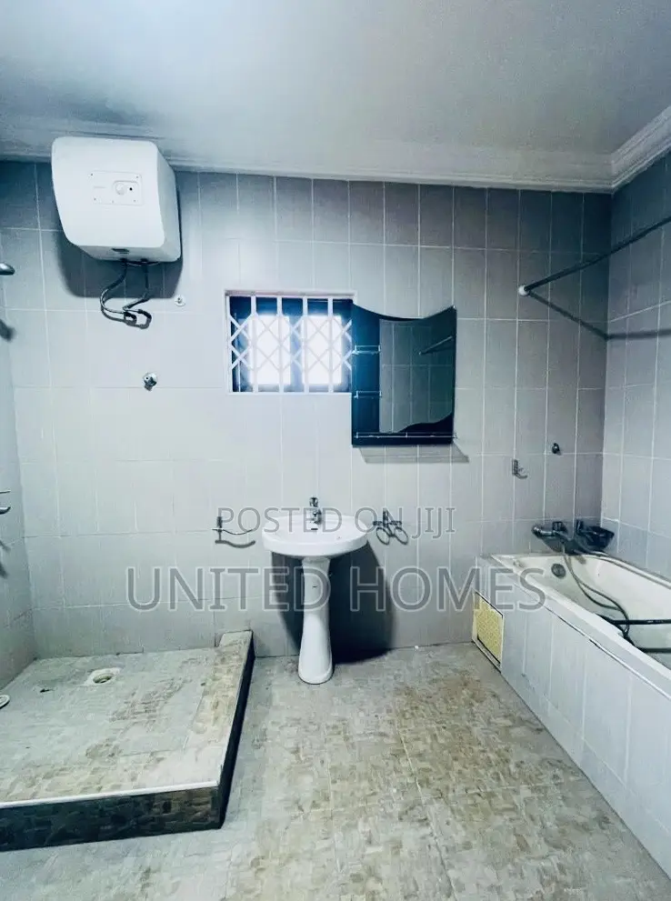 4bdrm House in East Legon for rent