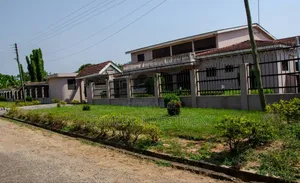 10bdrm House in Lesmon Investment, Takoradi for sale