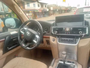Toyota Land Cruiser 2015 White