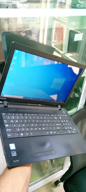 Laptop Toshiba Satellite C55 4GB Intel HDD 500GB