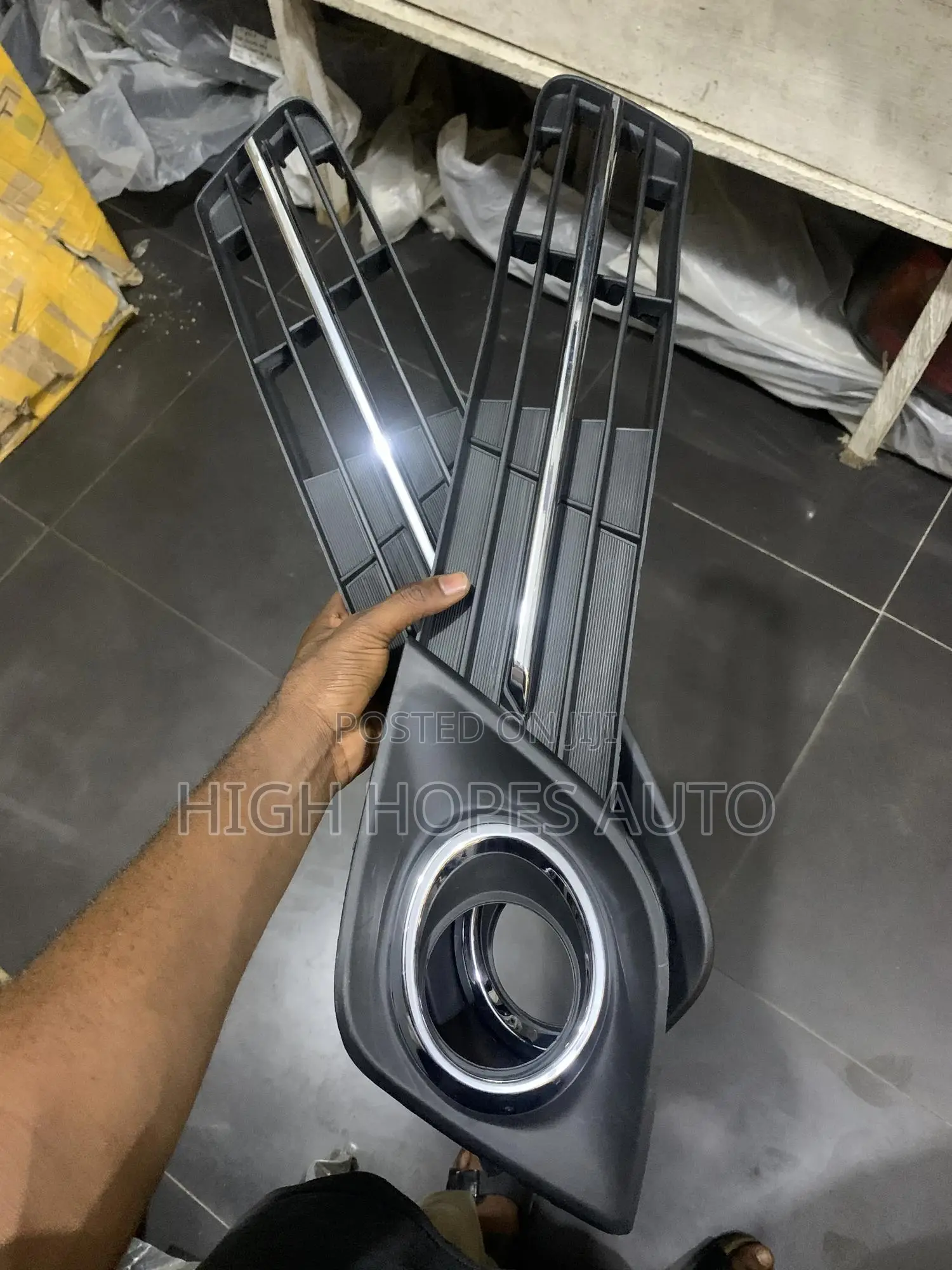 2012-2014 Toyota Camry Fog Light Cover.