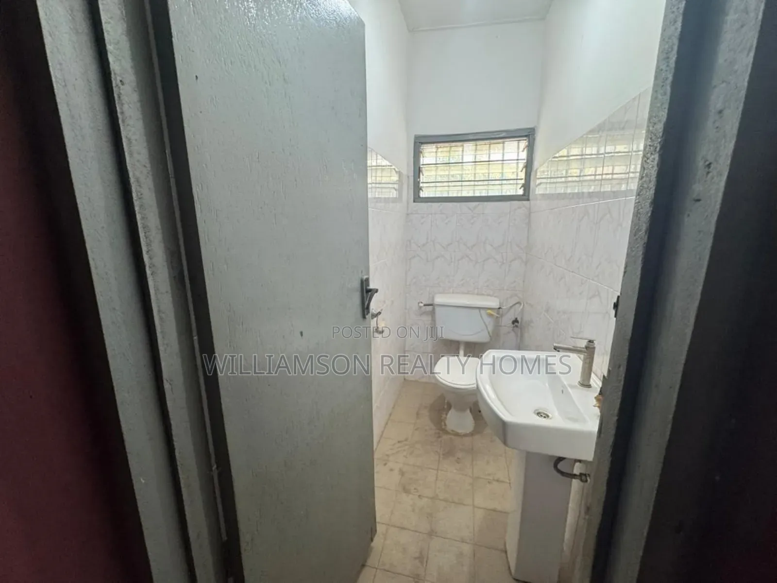 3bdrm House in Community 16 Area, Spintex for rent