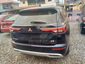 Mitsubishi Outlander Sport 2022 Blue