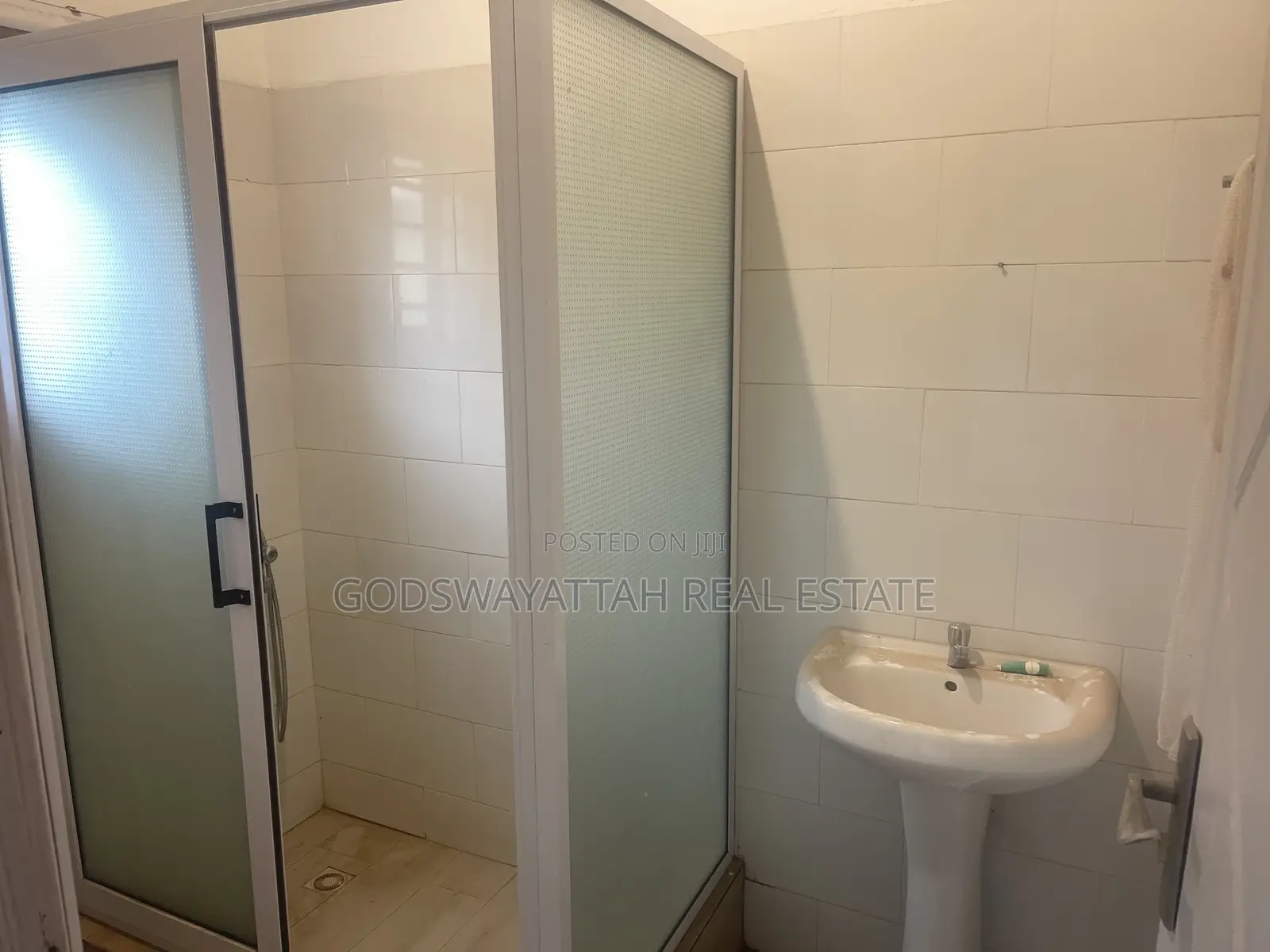 3bdrm House in East Legon, Adjiriganor for rent