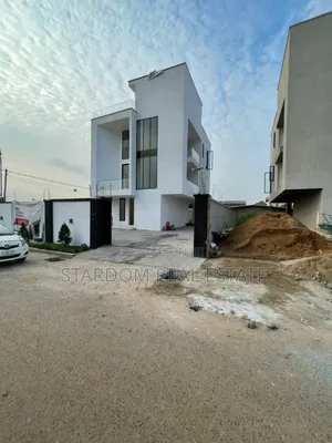 5bdrm Duplex in Adjiringanor, East Legon for sale