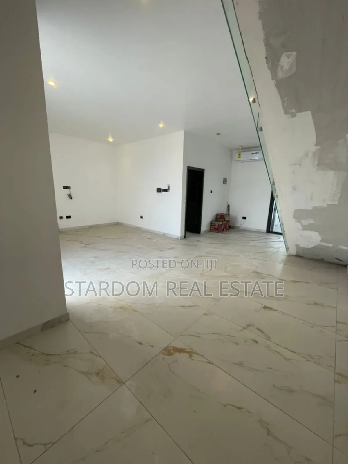 5bdrm Duplex in Adjiringanor, East Legon for sale