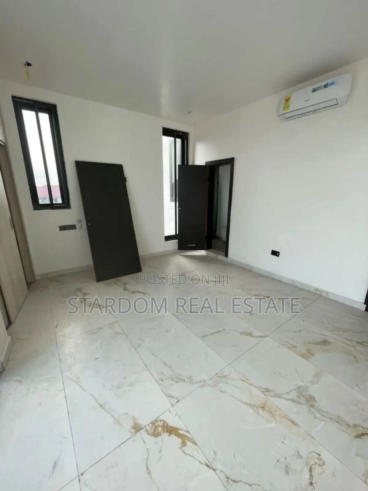5bdrm Duplex in Adjiringanor, East Legon for sale