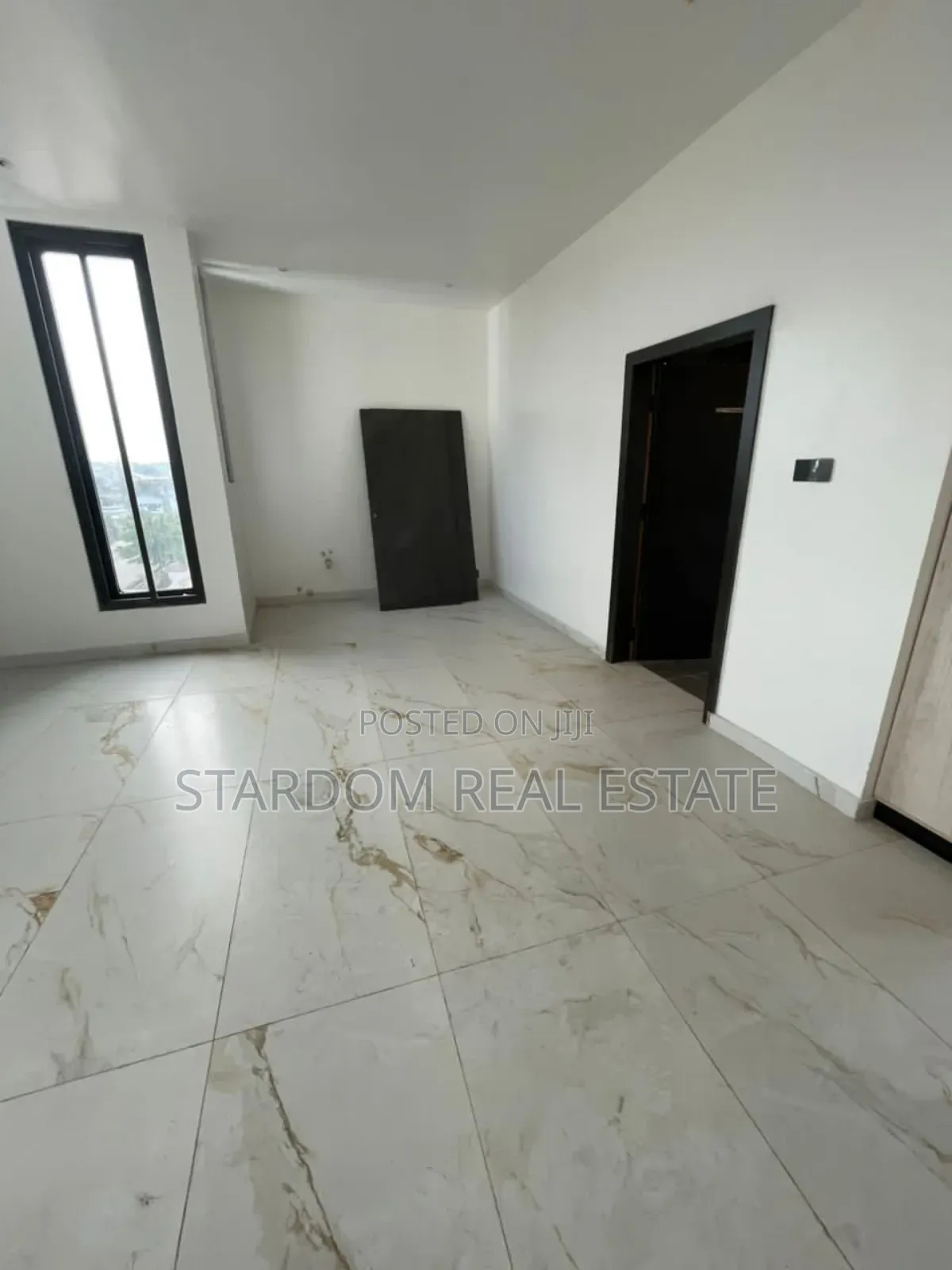 5bdrm Duplex in Adjiringanor, East Legon for sale