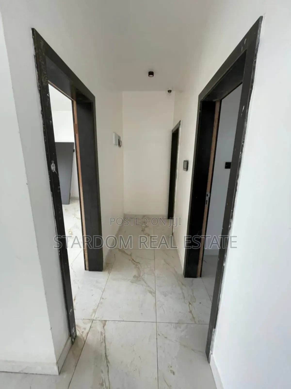 5bdrm Duplex in Adjiringanor, East Legon for sale