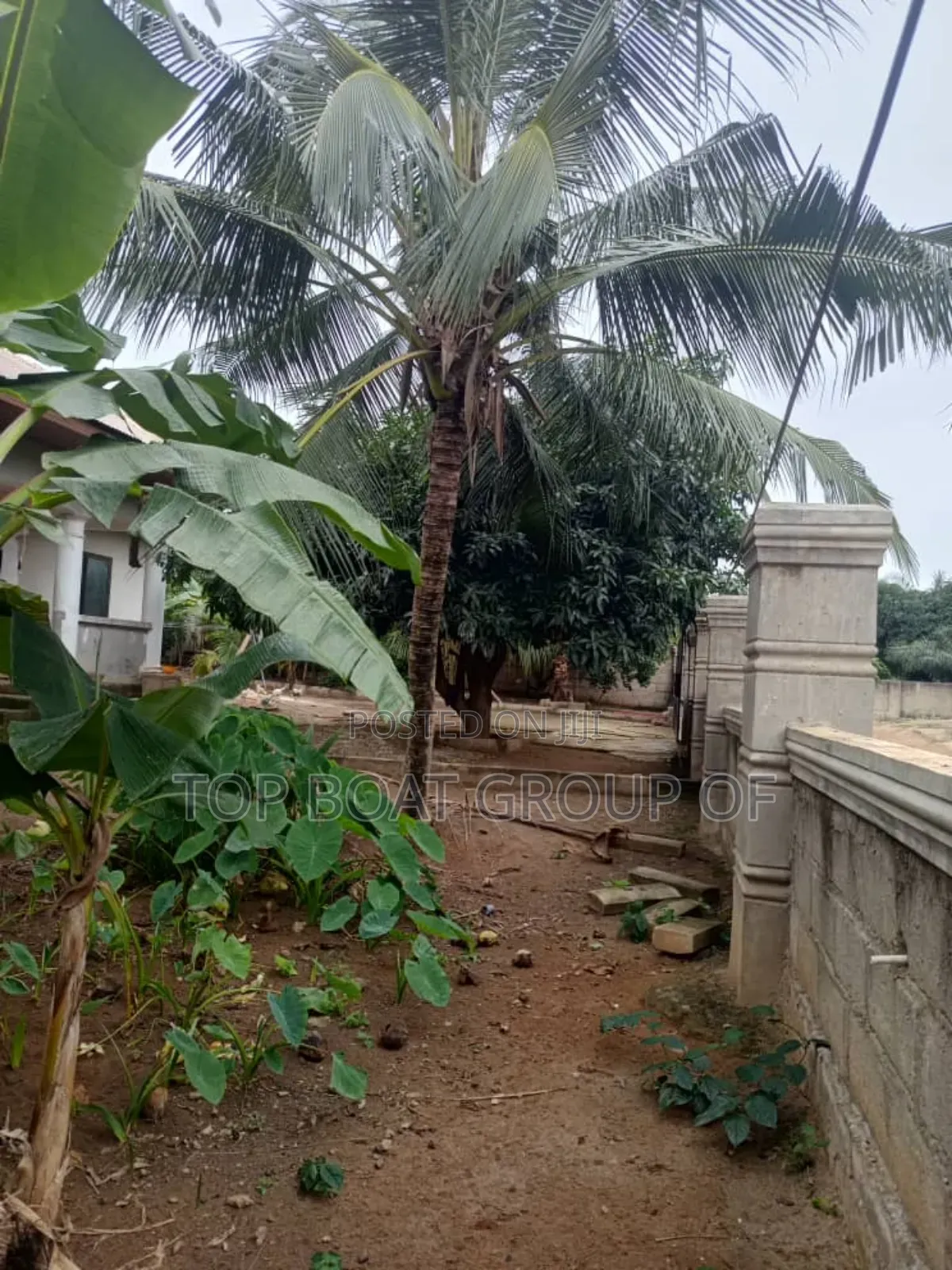 5bdrm House in Top-Boat Estate, Kumasi Metropolitan for sale