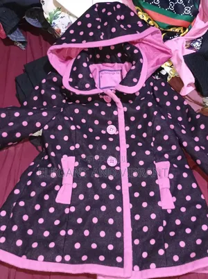 Kids Winter Coat in Size 4-5 Years in Good Condition
