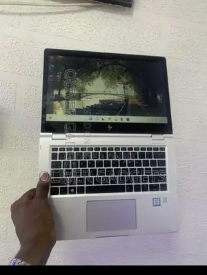 Laptop HP EliteBook x360 1030 G2 16GB Intel Core i7 SSD 512GB