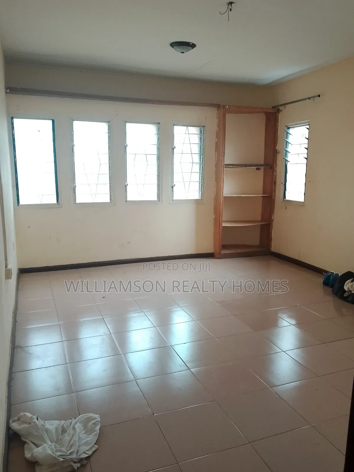 2bdrm Apartment in Baatsonaa Total Area, Spintex for rent