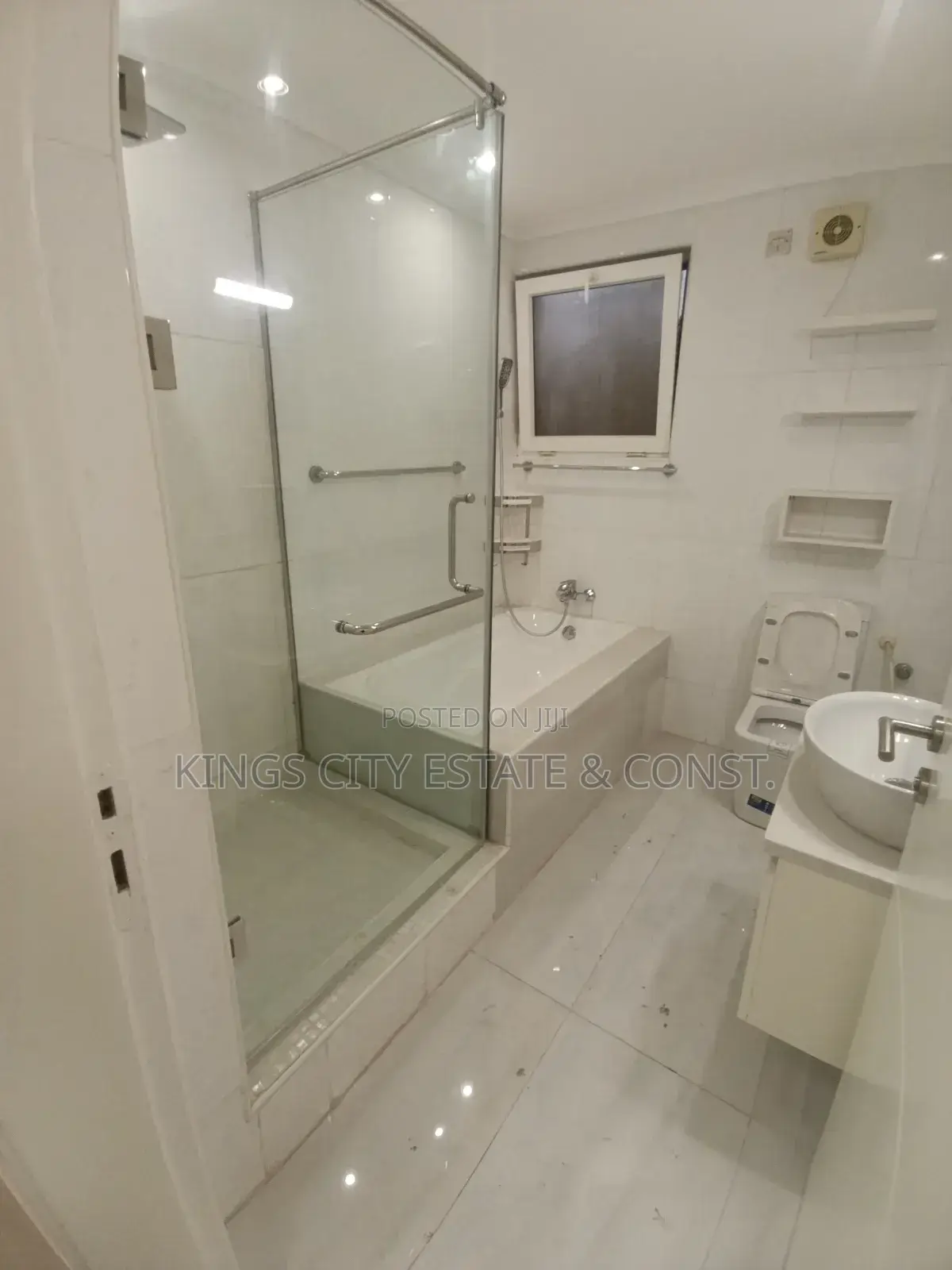 3bdrm Apartment in Kings City Estate, Airport Residential Area for rent