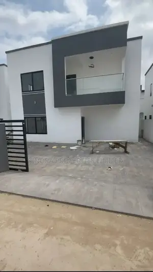 3bdrm Duplex in Oyarifa for sale