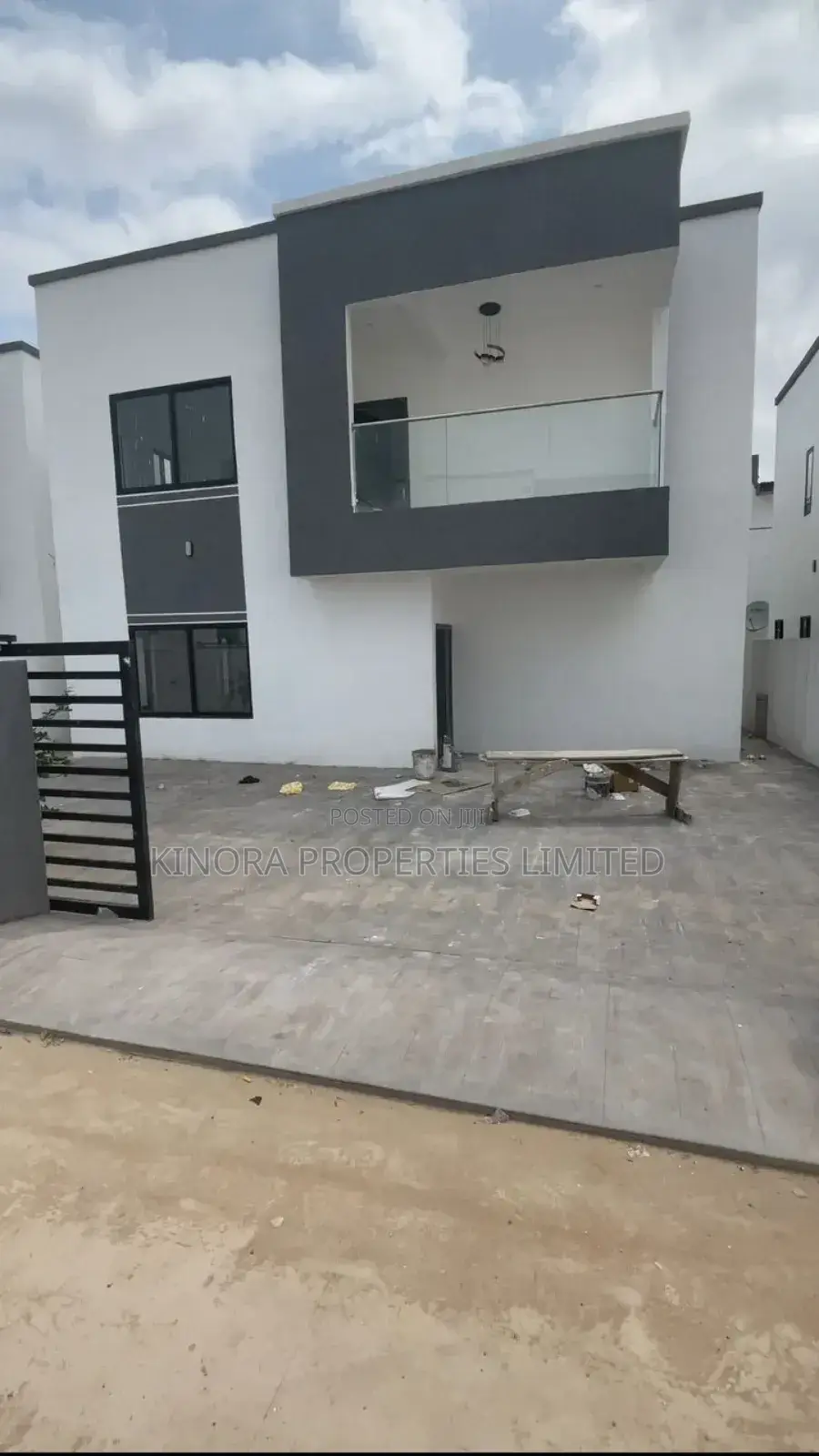 3bdrm Duplex in Oyarifa for sale