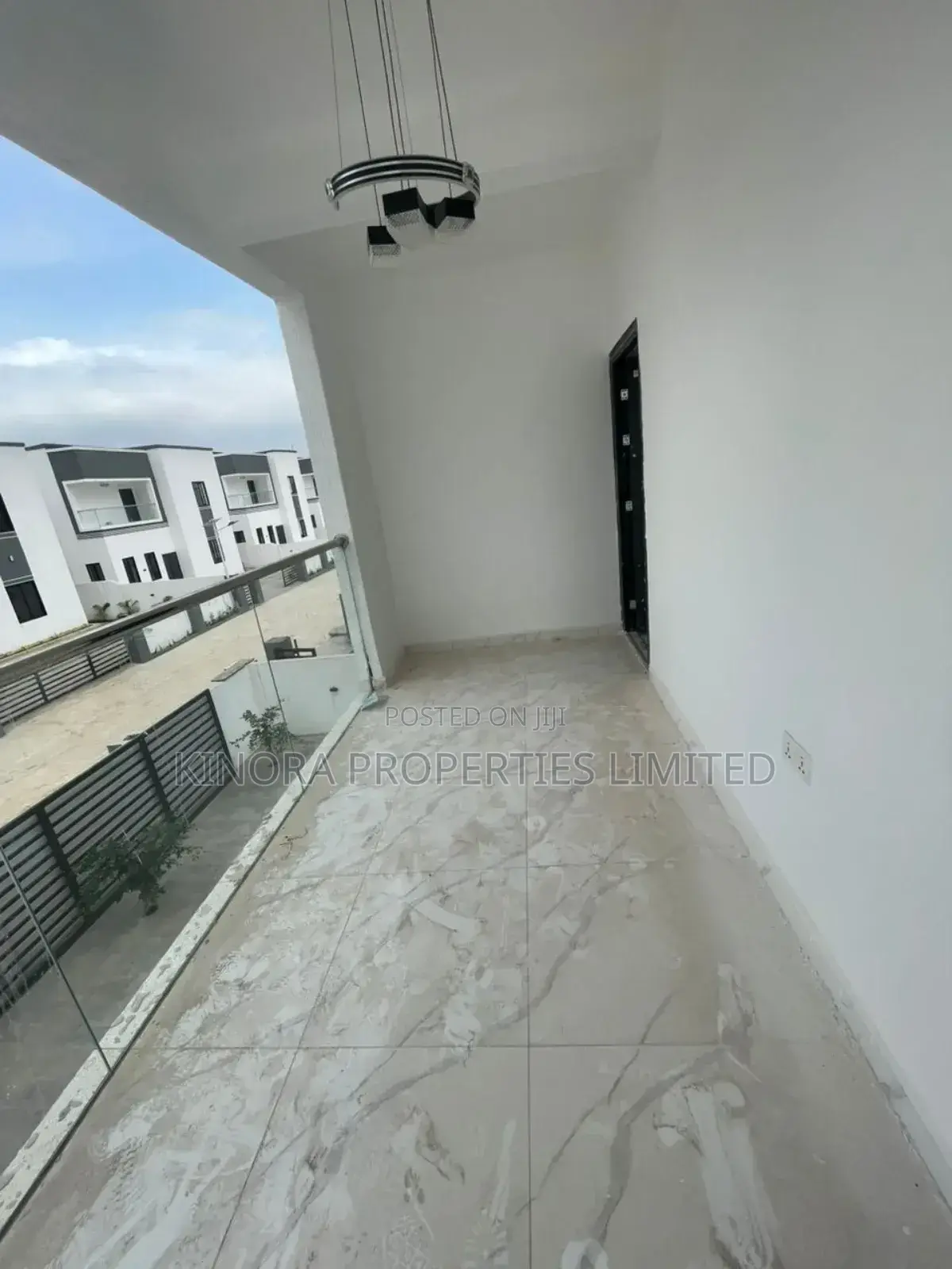 3bdrm Duplex in Oyarifa for sale
