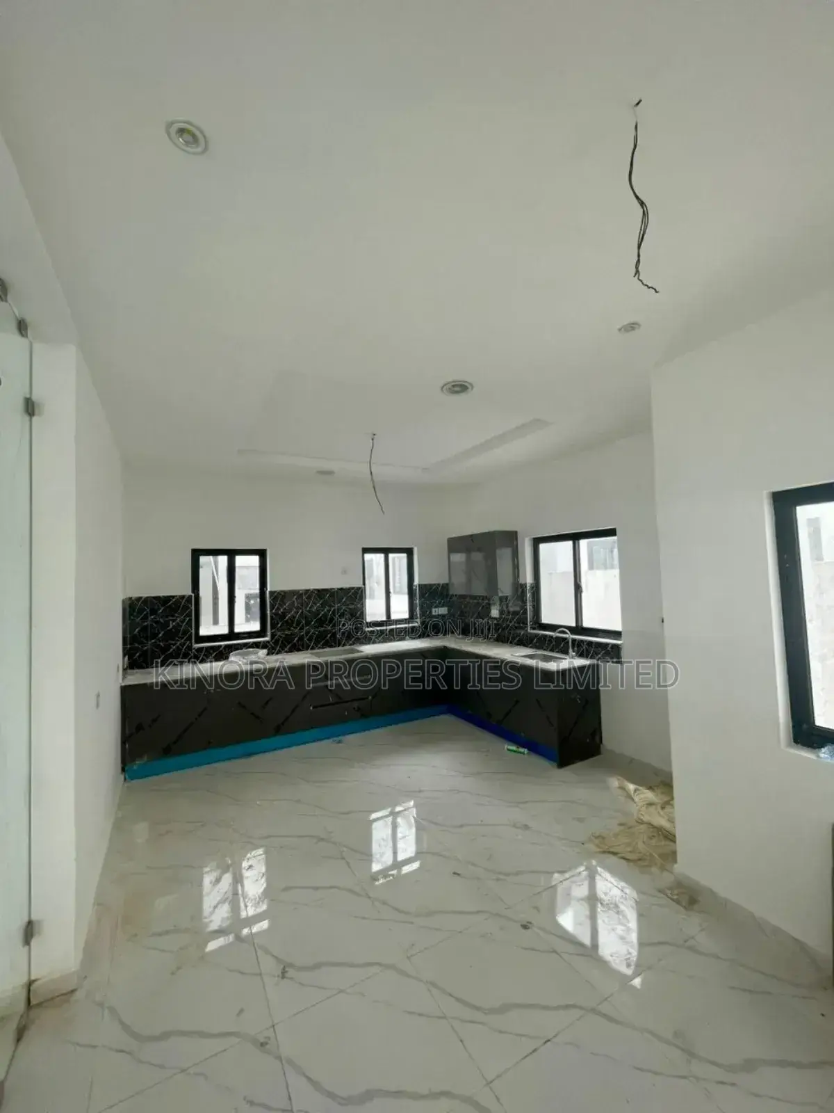 3bdrm Duplex in Oyarifa for sale