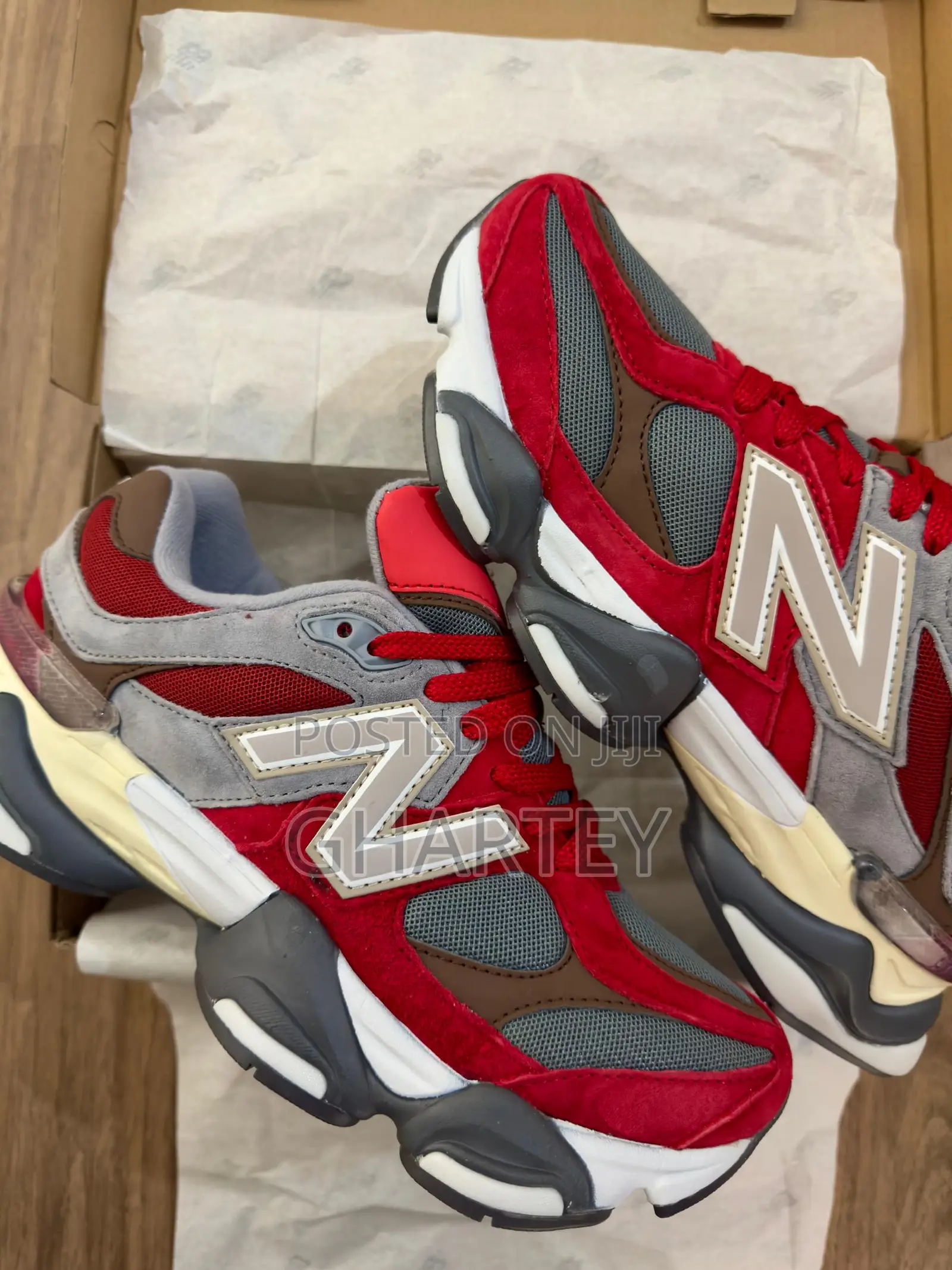 New Balance 9060 'taupe' Sneakers - Red