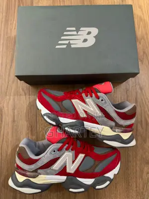 New Balance 9060 'taupe' Sneakers - Red