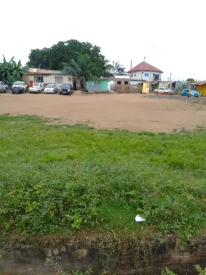 3 Plots of Roadside Land at Kana