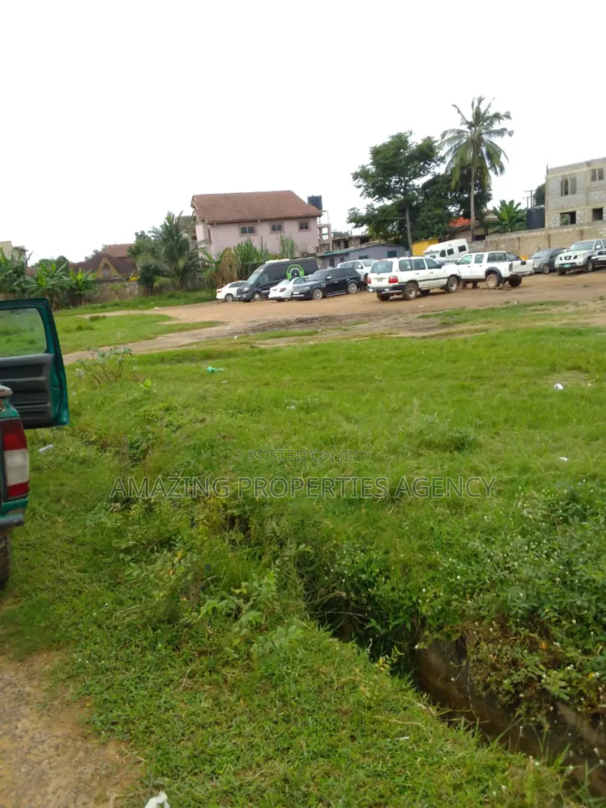 3 Plots of Roadside Land at Kana