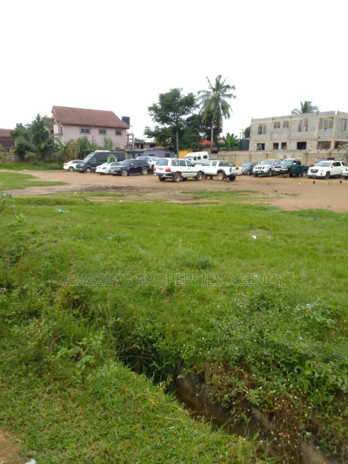 3 Plots of Roadside Land at Kana