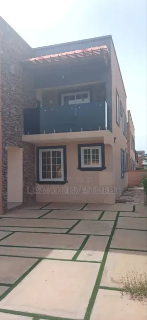 4bdrm Duplex in Airport Residential Area for rent
