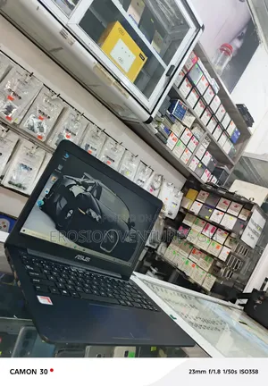 Laptop Asus 8GB AMD A8 SSD 128GB