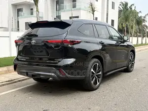 Toyota Highlander Limited AWD 2024 Black