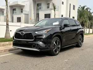 Toyota Highlander Limited AWD 2024 Black
