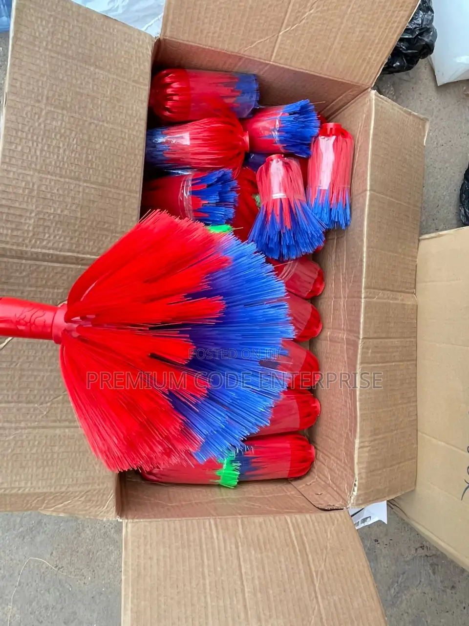 Adjustable Spider Broom / Cobweb Ceiling Brush