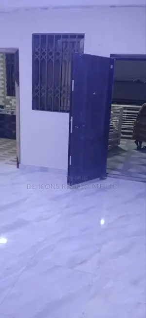 1bdrm Duplex in De-Icons Real Estate, Awutu Senya East Municipal