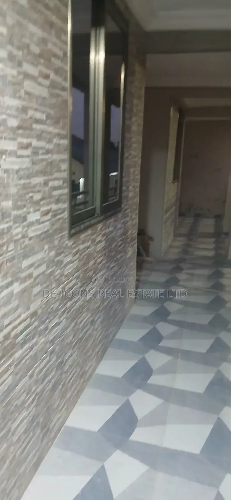 1bdrm Duplex in De-Icons Real Estate, Awutu Senya East Municipal