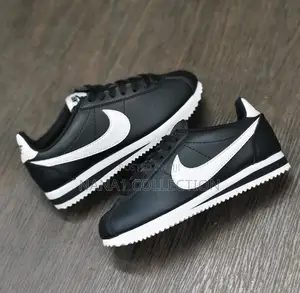 Nike Cortez “Black White”
